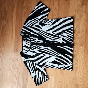 Chicos zip up short sleeve sweater cardigan, Chicos size 2